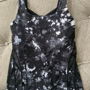 Lululemon tank w/ built-in bra- 6